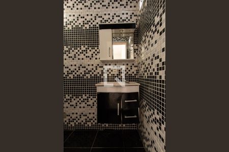 Casa de condomínio para alugar com 83m², 2 quartos e 3 vagasBanheiro