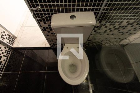 Casa de condomínio para alugar com 83m², 2 quartos e 3 vagasBanheiro