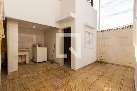 Casa para alugar com 130m², 2 quartos e 1 vaga Casa para alugar com 130m², 2 quartos e 1 vagaQuintal