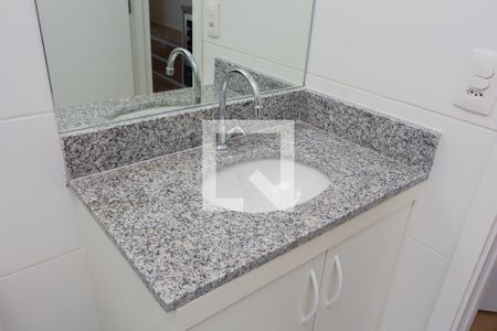 Banheiro de kitnet/studio para alugar com 1 quarto, 25m² em Butantã, São Paulo