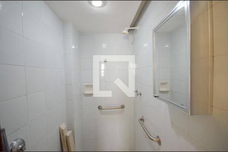 Apartamento à venda com 90m², 2 quartos e 1 vaga Apartamento à venda com 90m², 2 quartos e 1 vagaBanheiro de Serviço
