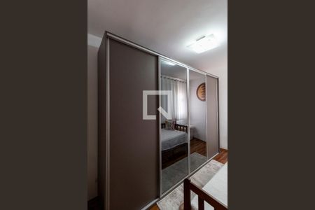 Casa à venda com 100m², 3 quartos e 2 vagas Casa à venda com 100m², 3 quartos e 2 vagasQuarto 1