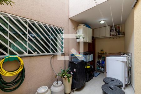 Casa à venda com 100m², 3 quartos e 2 vagas Casa à venda com 100m², 3 quartos e 2 vagasÁrea de Serviço