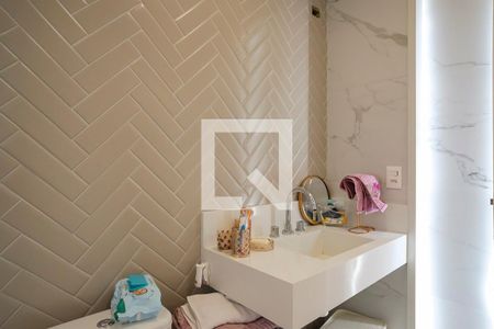 Casa à venda com 607m², 7 quartos e 8 vagasBanheiro Suíte 4