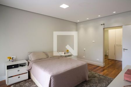 Casa à venda com 607m², 7 quartos e 8 vagasSuíte 1