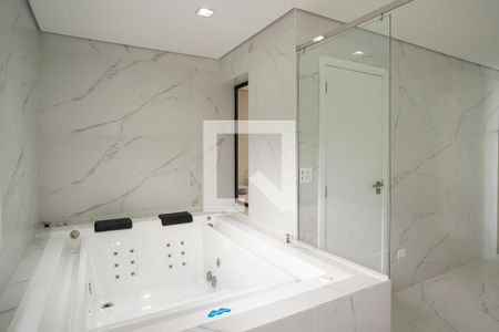 Casa à venda com 607m², 7 quartos e 8 vagasBanheiro Suíte 1