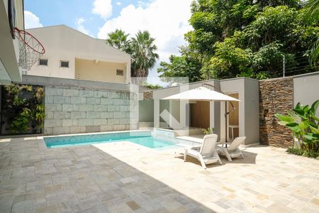 Casa à venda com 607m², 7 quartos e 8 vagasPiscina