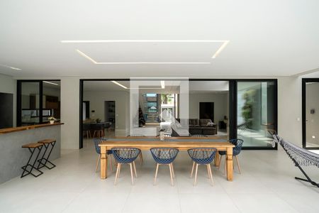 Casa à venda com 607m², 7 quartos e 8 vagasEspaço Gourmet