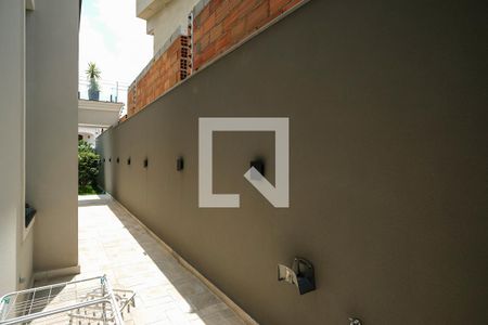 Casa à venda com 607m², 7 quartos e 8 vagasCorredor Lateral 2