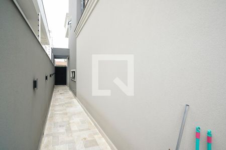 Casa à venda com 607m², 7 quartos e 8 vagasCorredor Lateral 1