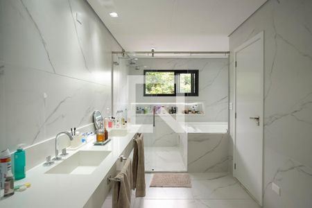 Casa à venda com 607m², 7 quartos e 8 vagasBanheiro Suíte 1