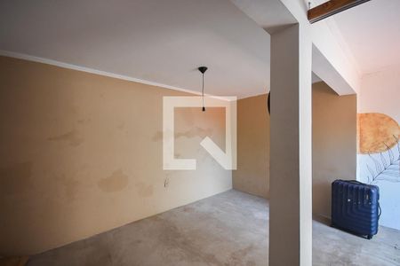 Quarto de casa para alugar com 1 quarto, 35m² em Jardim Mirna, Taboão da Serra