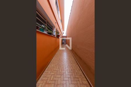 Casa à venda com 170m², 4 quartos e 2 vagasCorredor 