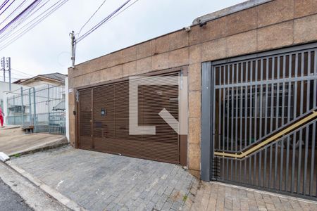 Casa à venda com 170m², 4 quartos e 2 vagasFachada