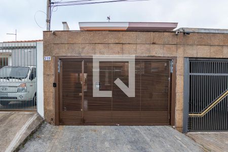 Casa à venda com 170m², 4 quartos e 2 vagasFachada