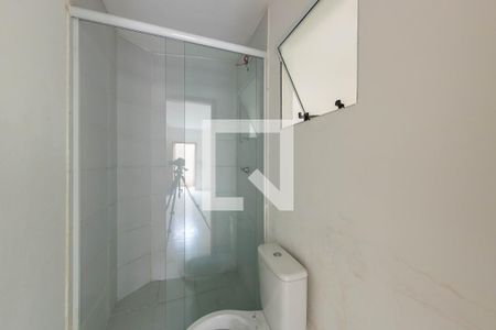 Banheiro de kitnet/studio para alugar com 1 quarto, 35m² em Sítio Pinheirinho, São Paulo