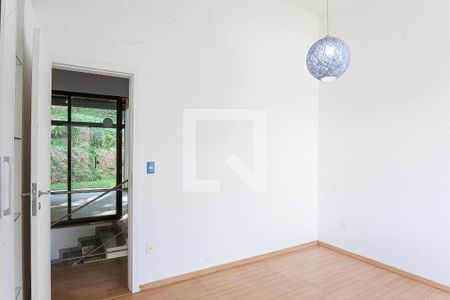 Casa de condomínio à venda com 350m², 3 quartos e 6 vagas Casa de condomínio à venda com 350m², 3 quartos e 6 vagasquarto 2