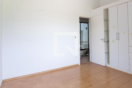 Casa de condomínio à venda com 350m², 3 quartos e 6 vagas Casa de condomínio à venda com 350m², 3 quartos e 6 vagasquarto 1