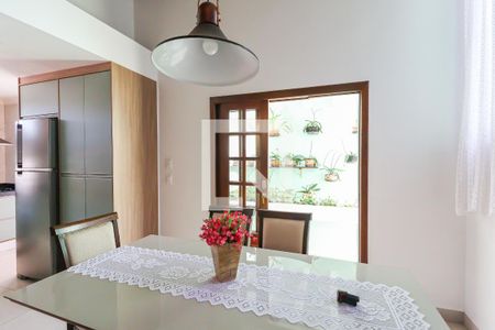 Sala de casa à venda com 3 quartos, 288m² em Jardim do Lago, Jundiaí