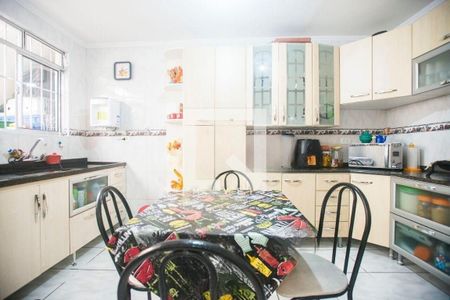 Casa à venda com 209m², 3 quartos e 1 vaga