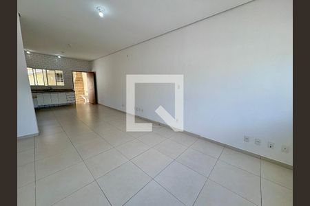 Sala de casa para alugar com 2 quartos, 100m² em Vila Rio Branco, Jundiaí