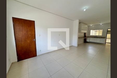 Sala de casa para alugar com 2 quartos, 100m² em Vila Rio Branco, Jundiaí