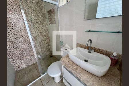 Casa para alugar com 100m², 2 quartos e 1 vaga Casa para alugar com 100m², 2 quartos e 1 vagaBanheiro de Serviço