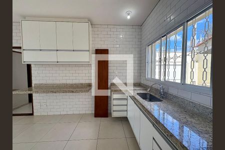 Casa para alugar com 100m², 2 quartos e 1 vaga Casa para alugar com 100m², 2 quartos e 1 vagaCozinha