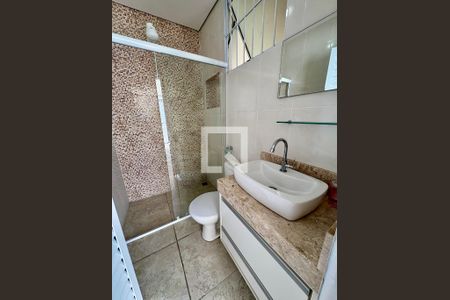 Casa para alugar com 100m², 2 quartos e 1 vaga Casa para alugar com 100m², 2 quartos e 1 vagaBanheiro de Serviço