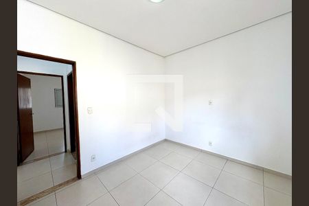Casa para alugar com 100m², 2 quartos e 1 vaga Casa para alugar com 100m², 2 quartos e 1 vagaGaragem
