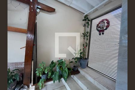 Garagem de casa à venda com 2 quartos, 56m² em Jardim Nordeste, São Paulo