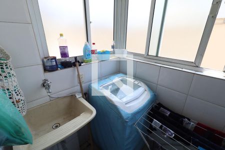 Apartamento para alugar com 65m², 2 quartos e 1 vagaÁrea de Serviço