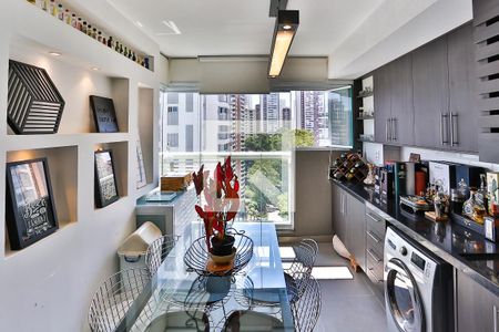 varanda / serviço de apartamento à venda com 2 quartos, 57m² em Panamby, São Paulo