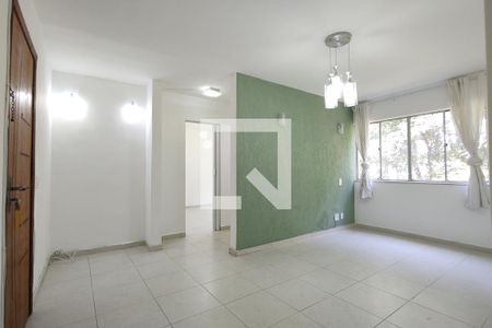 Sala de apartamento para alugar com 1 quarto, 45m² em Taquara, Rio de Janeiro
