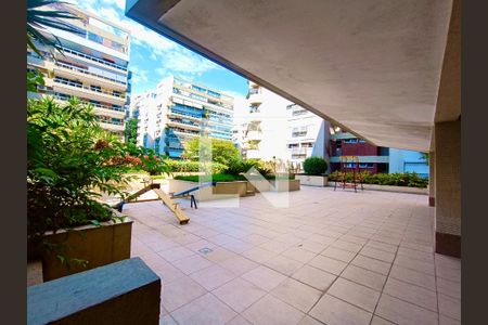 Apartamento para alugar com 168m², 4 quartos e 3 vagas Apartamento para alugar com 168m², 4 quartos e 3 vagasÁrea Comum - Playground