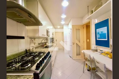 Apartamento para alugar com 168m², 4 quartos e 3 vagas Apartamento para alugar com 168m², 4 quartos e 3 vagasCopa / Cozinha