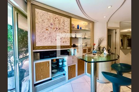 Apartamento para alugar com 168m², 4 quartos e 3 vagas Apartamento para alugar com 168m², 4 quartos e 3 vagasSala