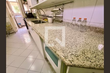 Apartamento para alugar com 168m², 4 quartos e 3 vagas Apartamento para alugar com 168m², 4 quartos e 3 vagasCopa / Cozinha