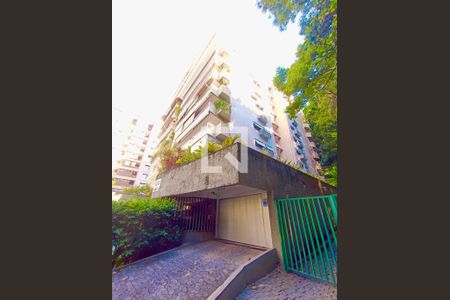 Apartamento para alugar com 168m², 4 quartos e 3 vagas Apartamento para alugar com 168m², 4 quartos e 3 vagasFachada com cartaz QA.