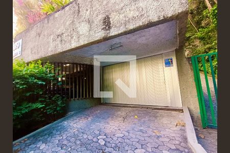 Apartamento para alugar com 168m², 4 quartos e 3 vagas Apartamento para alugar com 168m², 4 quartos e 3 vagasFachada com cartaz QA.