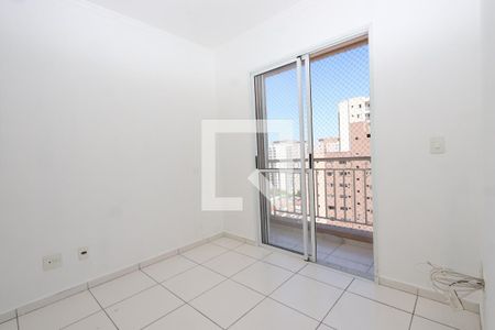 Sala de apartamento para alugar com 3 quartos, 68m² em Vila Antonieta, São Paulo