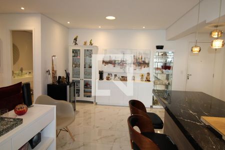 Apartamento à venda com 96m², 2 quartos e 2 vagasDetalhe Sala