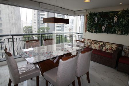 Apartamento à venda com 96m², 2 quartos e 2 vagasVaranda gourmet