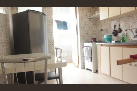 Cozinha de apartamento à venda com 2 quartos, 64m² em Chácara Agrindus, Taboão da Serra