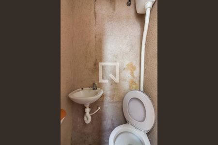 Casa à venda com 180m², 4 quartos e 1 vagaBanheiro de Serviço 