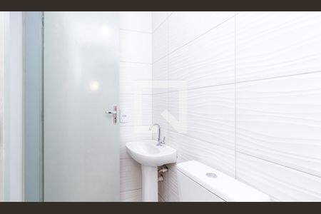 Banheiro de kitnet/studio para alugar com 1 quarto, 14m² em Belenzinho, São Paulo