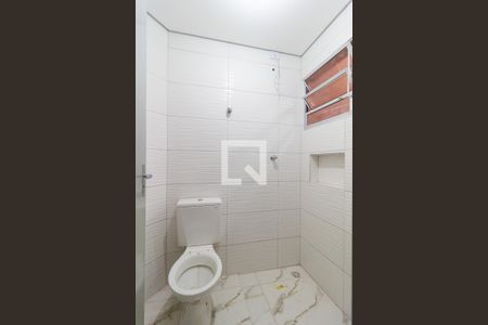 Banheiro de kitnet/studio para alugar com 1 quarto, 18m² em Belenzinho, São Paulo