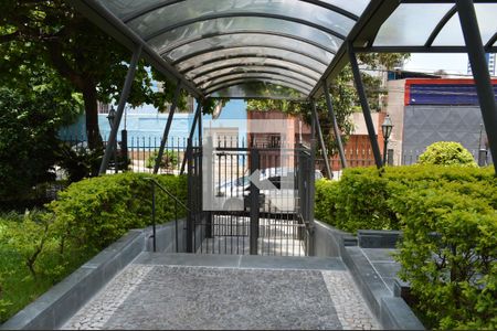 Apartamento à venda com 56m², 2 quartos e 1 vagaFachada e portaria