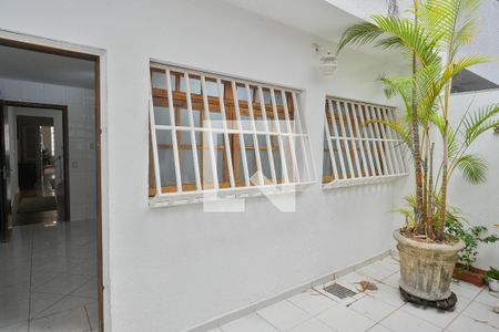 Casa à venda com 300m², 3 quartos e 2 vagas Casa à venda com 300m², 3 quartos e 2 vagasQuintal/Area de Serviço