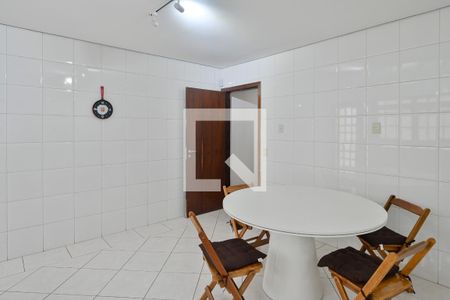 Casa à venda com 300m², 3 quartos e 2 vagas Casa à venda com 300m², 3 quartos e 2 vagasCozinha